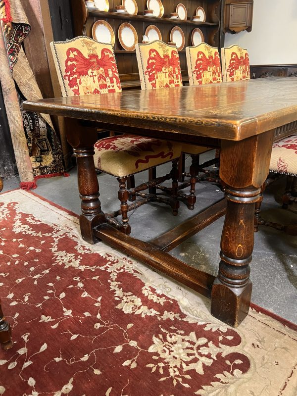 A Fabulous Royal Oak Fine English Ten Seater Balmoral Westminster Dining Table Complete With Ten Cromwell Chairs - Image 2