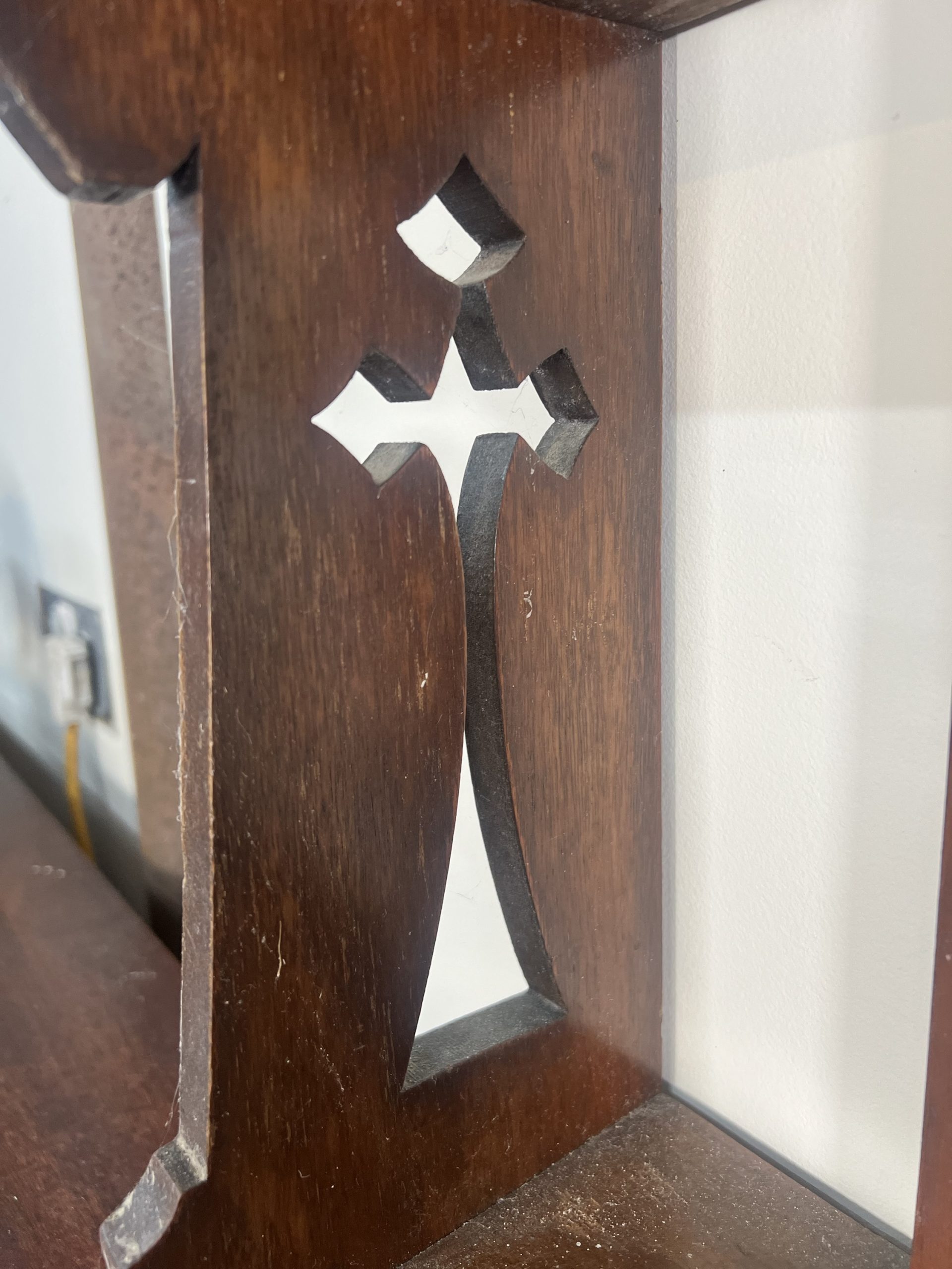 Superb Oak Gothic Wall Shelf With Carved Crucifixes To The Sides - Image 2
