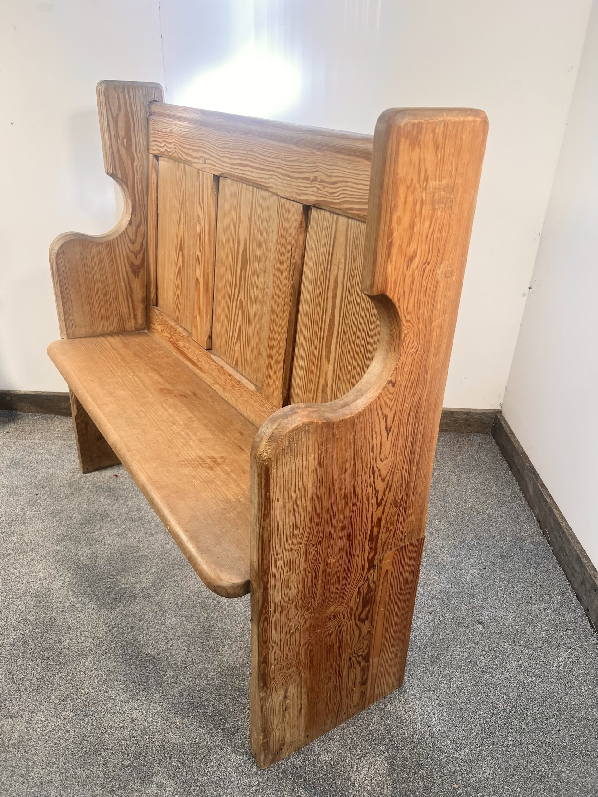 A Neatly Proportioned Antique Pitch Pine Pew - Image 3