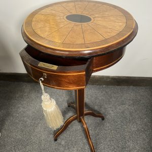 Elegant Georgian Satinwood & Rosewood Side Table – Circa 1800