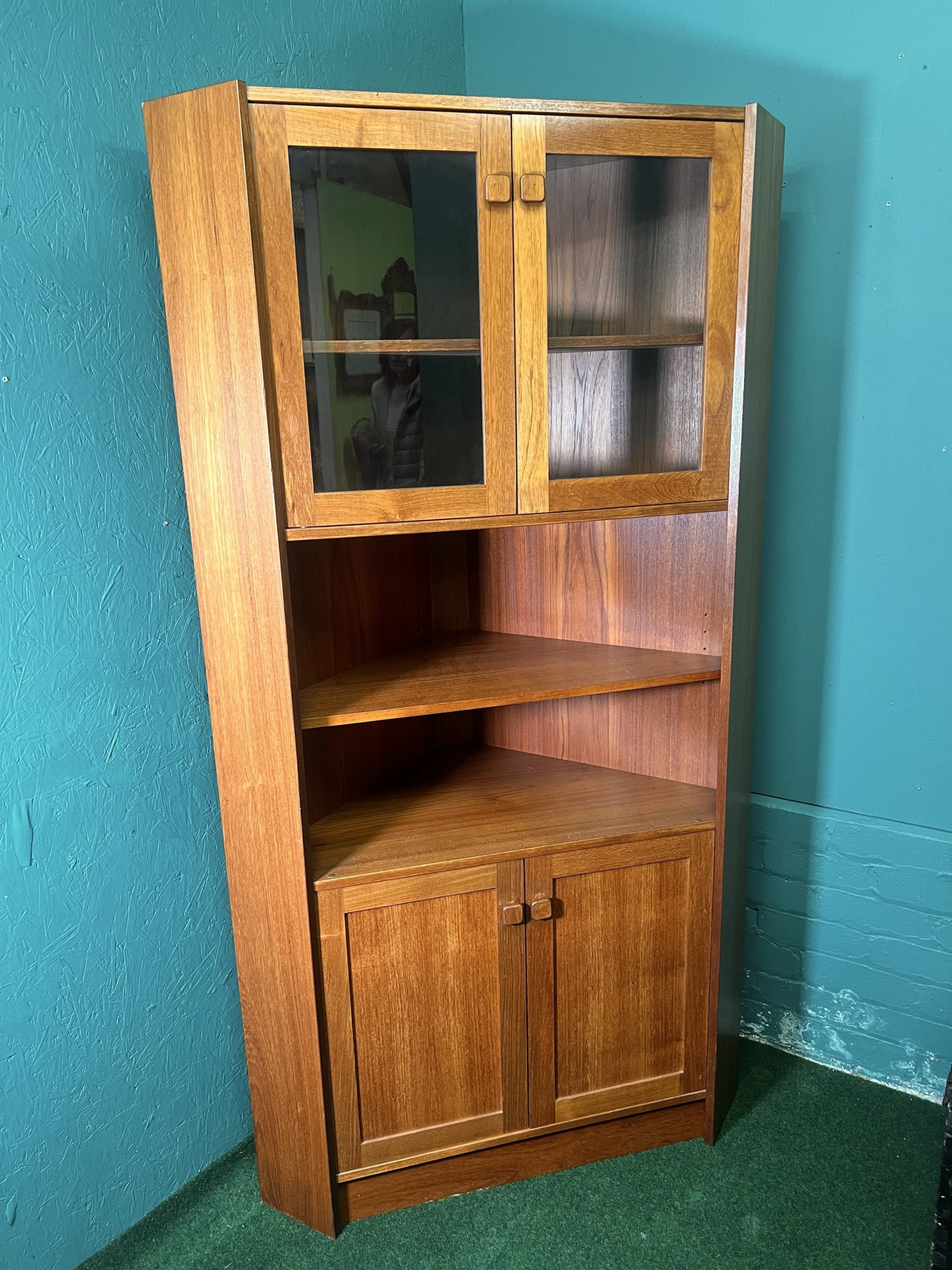 Vintage Danish Teak Corner Cabinet by Skrillinge Møbefabrik – Mid Century Modern