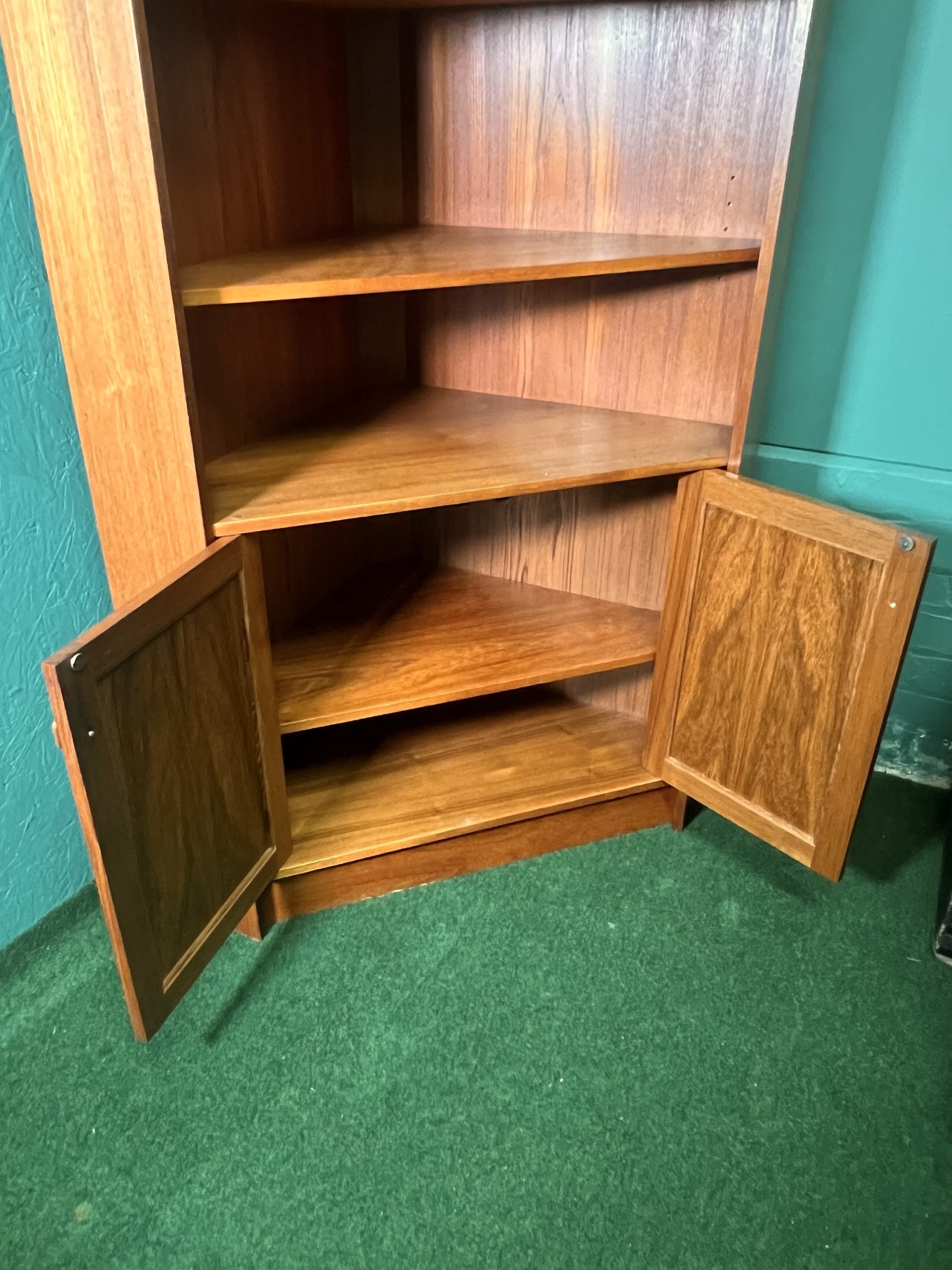 Vintage Danish Teak Corner Cabinet by Skrillinge Møbefabrik – Mid Century Modern - Image 4