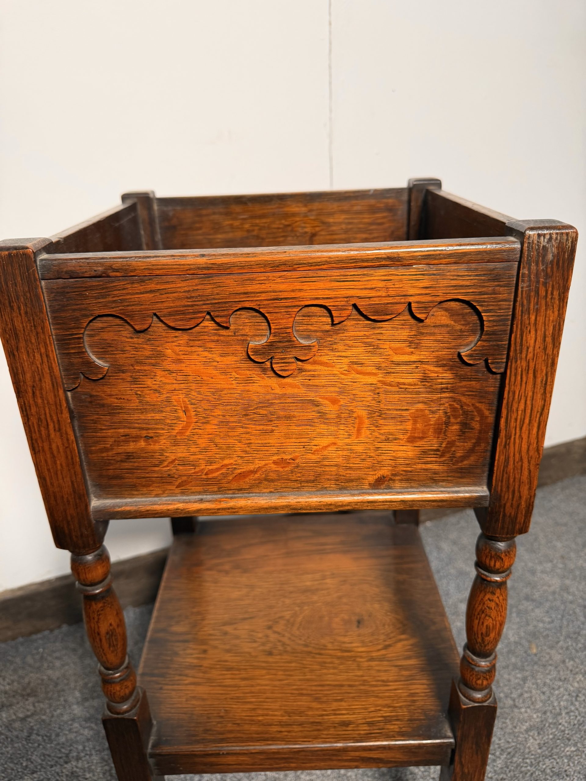 Edwardian Arts & Crafts Oak Framed Planter – In the Manner of Shapland And Petter - Image 2