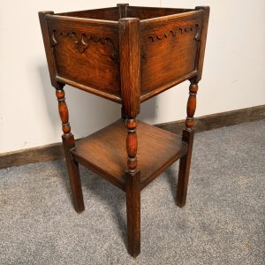 Edwardian Arts & Crafts Oak Framed Planter – In the Manner of Shapland And Petter
