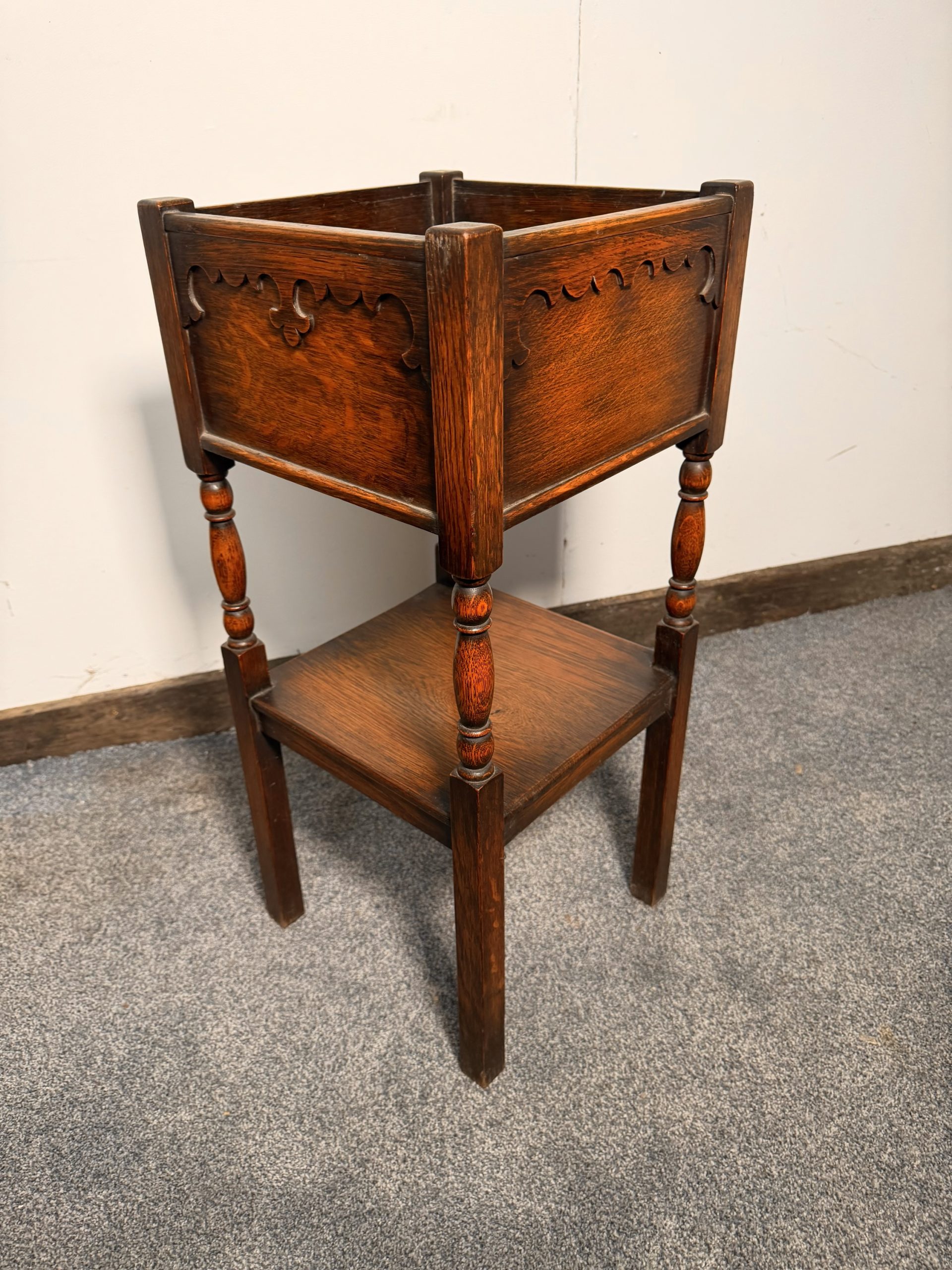 Edwardian Arts & Crafts Oak Framed Planter – In the Manner of Shapland And Petter