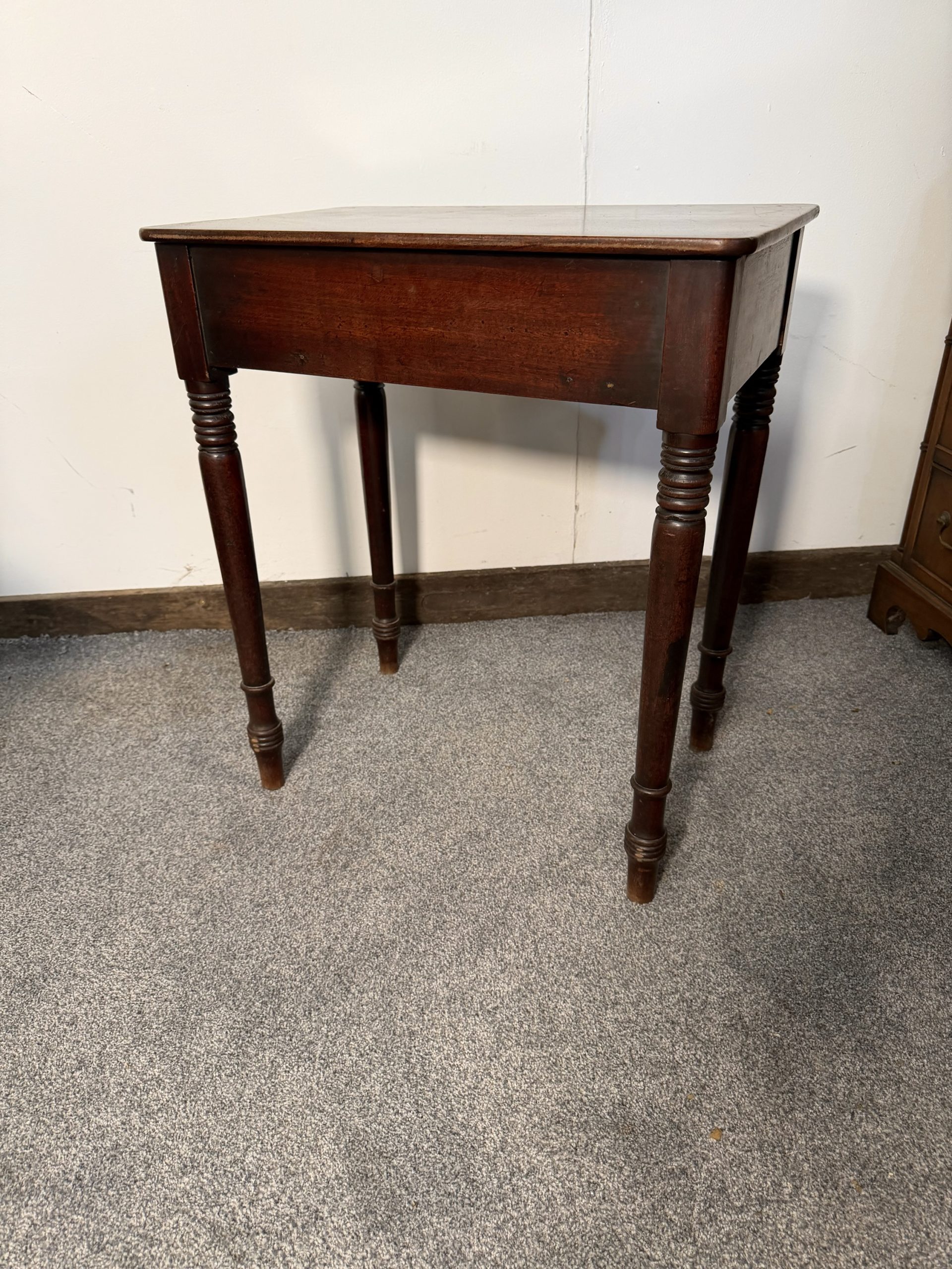 A lovely 19th Century Mahogany Side Table - Image 2