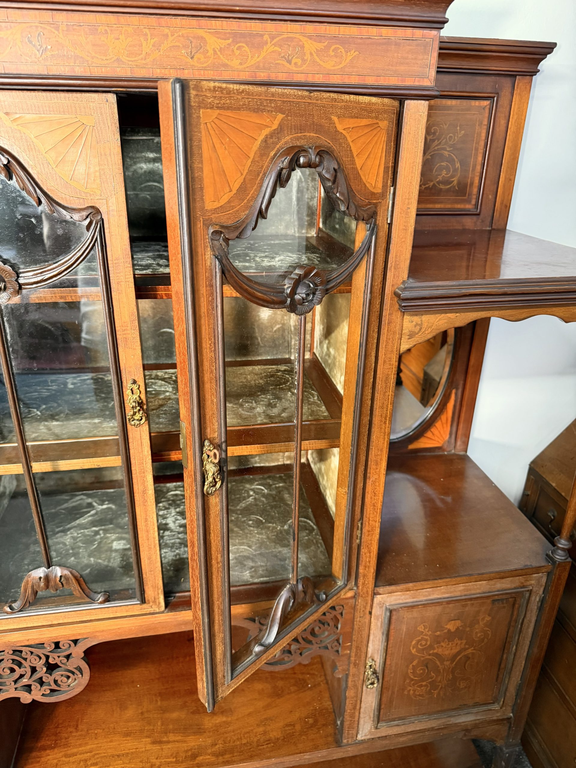 Outstanding Quality Antique Victorian Mahogany & Satinwood Inlaid Display Cabinet – Circa 1880 - Image 8