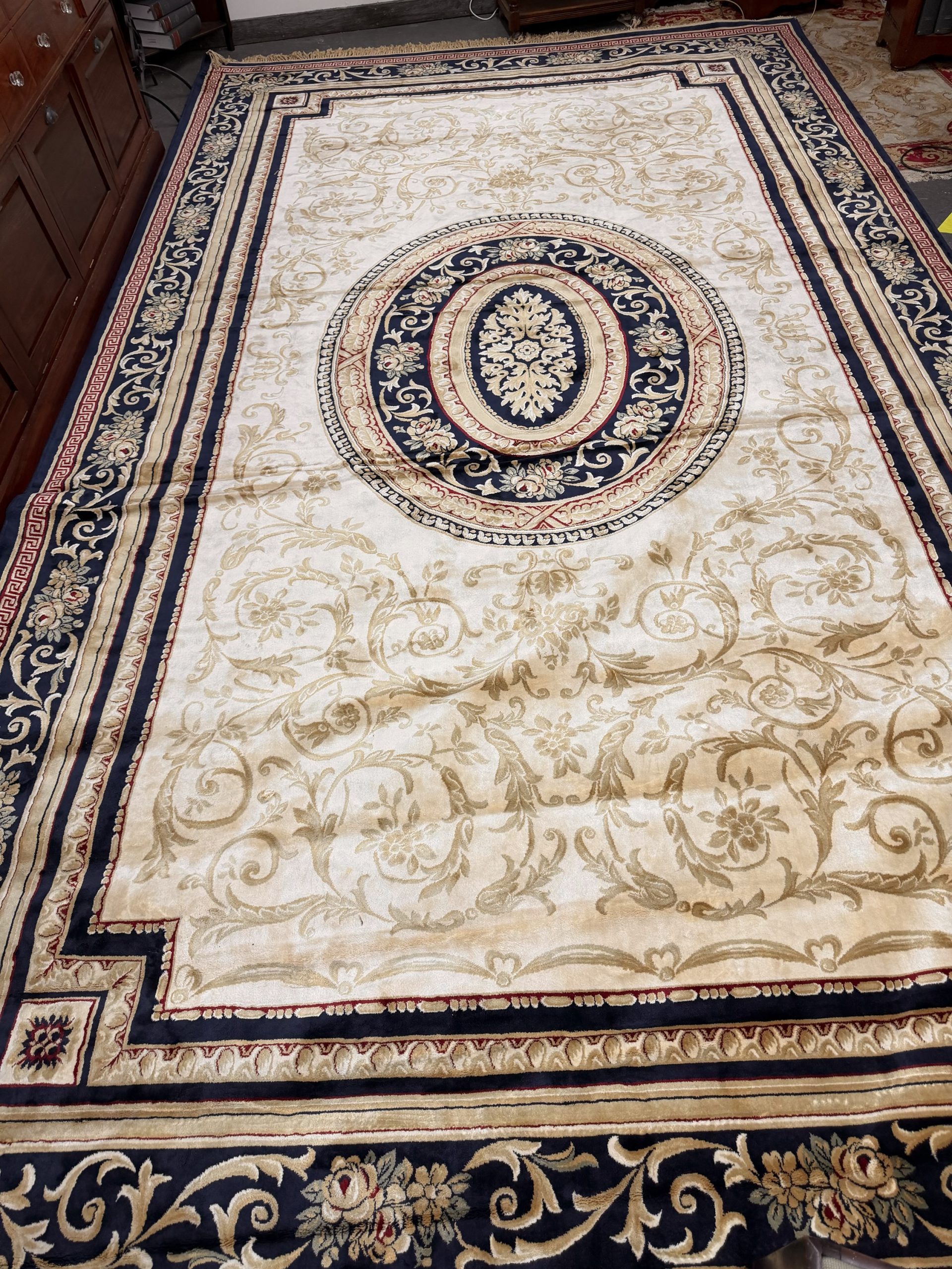 Aubusson-Style French Wool Flat-Weave Rug – 4800 × 2700cm - Image 4
