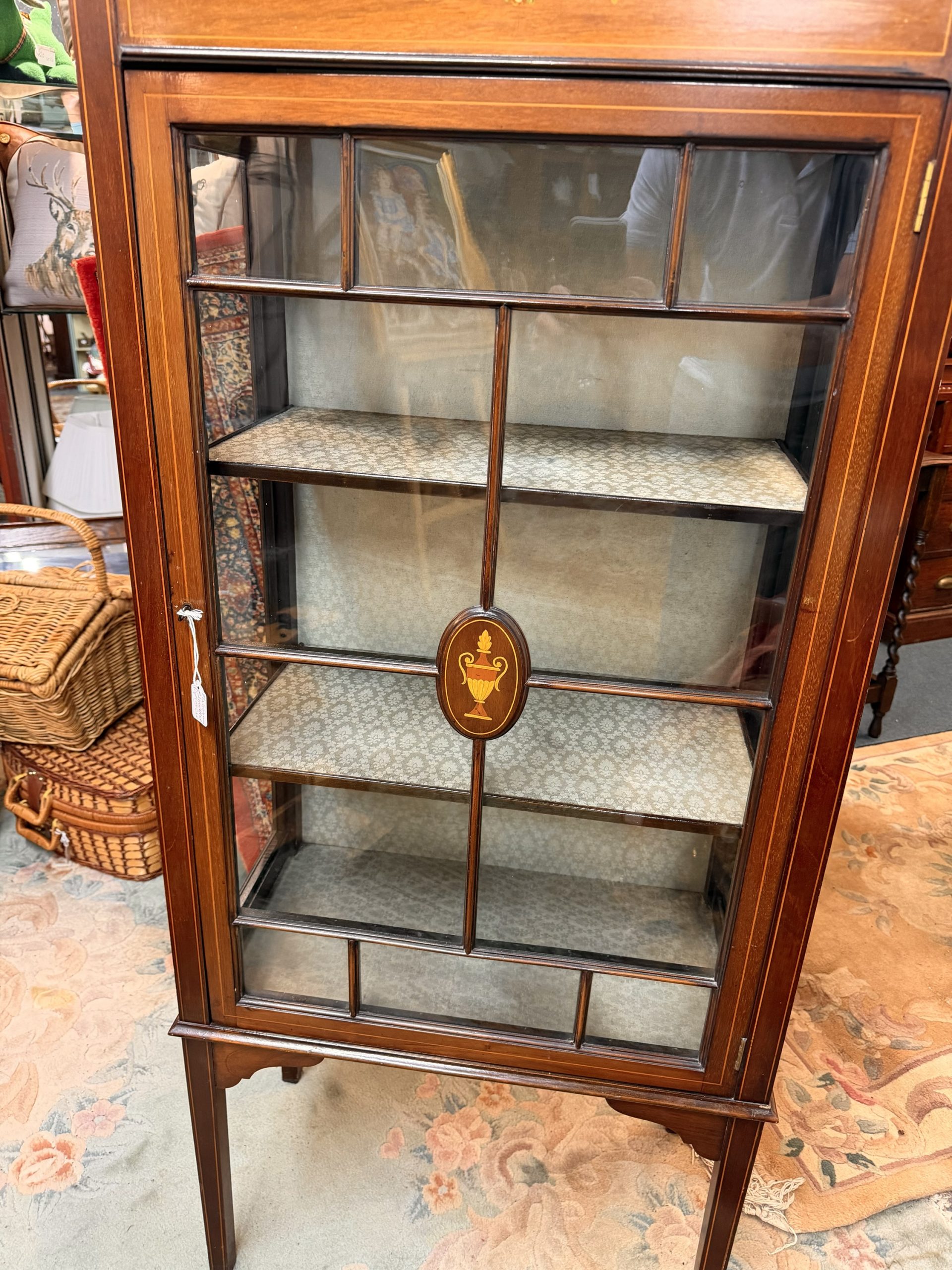 Antique Edwardian Inlaid Mahogany Display Cabinet – c.1890–1910 - Image 4
