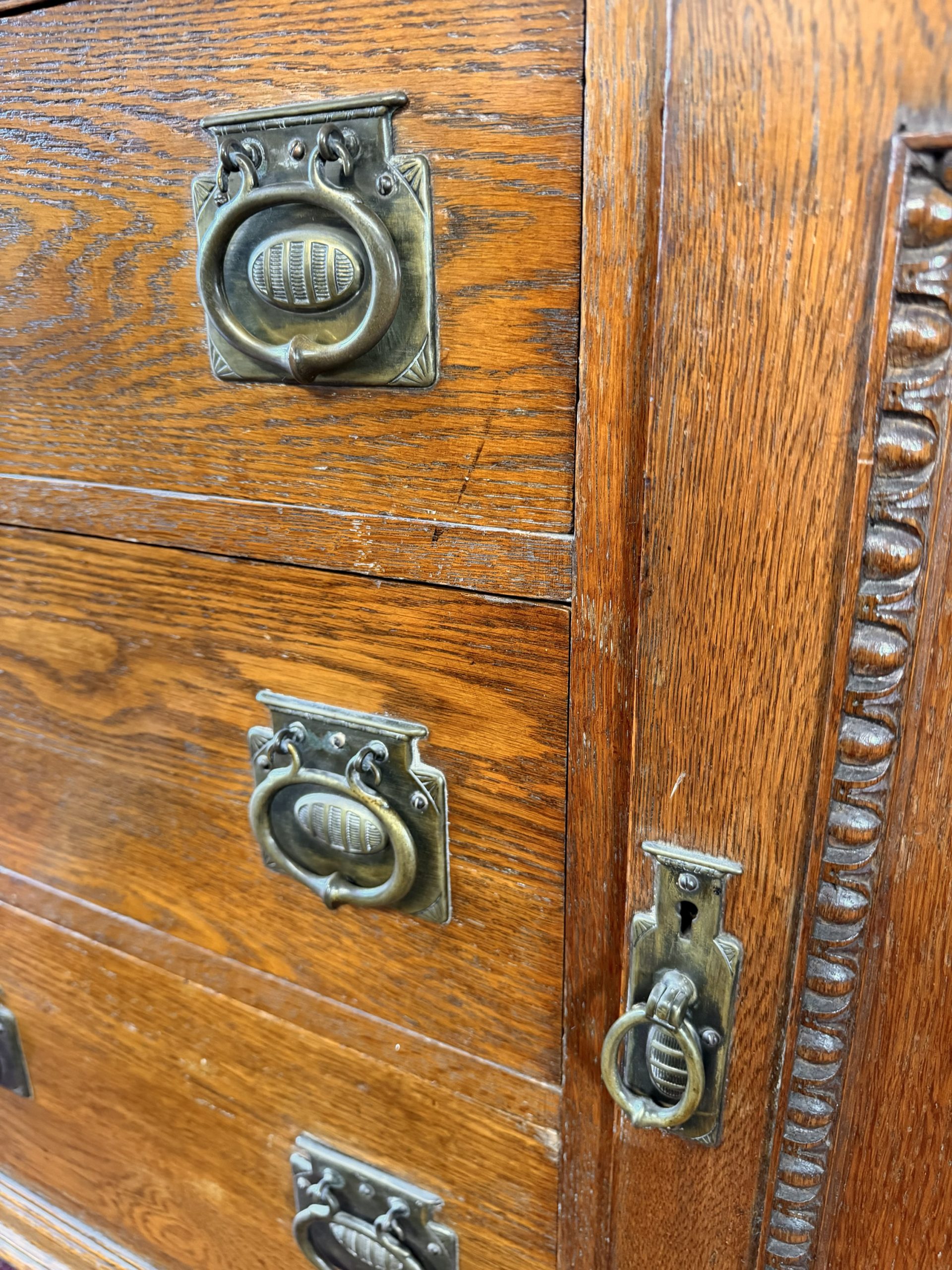 ANTIQUE ENGLISH ARTS & CRAFTS OAK SIDEBOARD – LIBERTY TASTE – c.1900 - Image 3